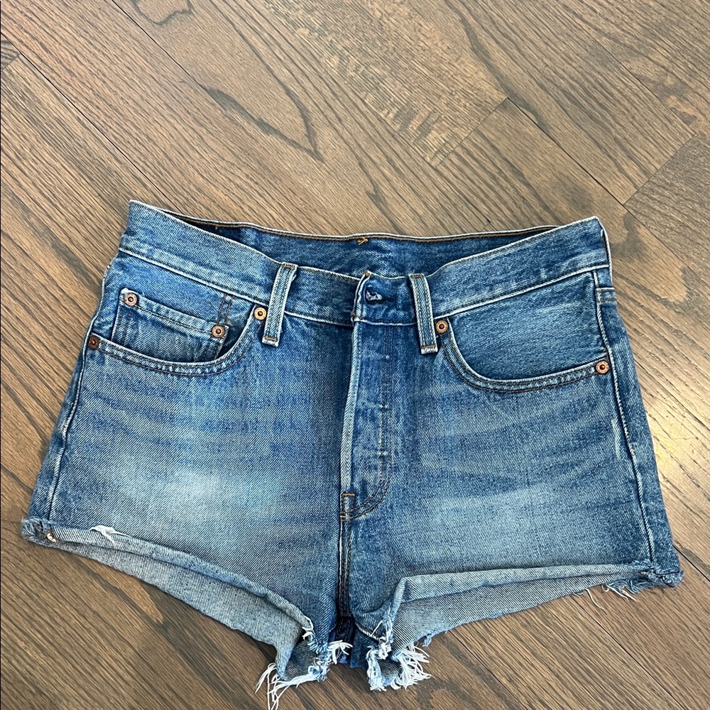 LEVI Jean shorts